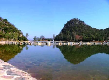 文山浴仙湖