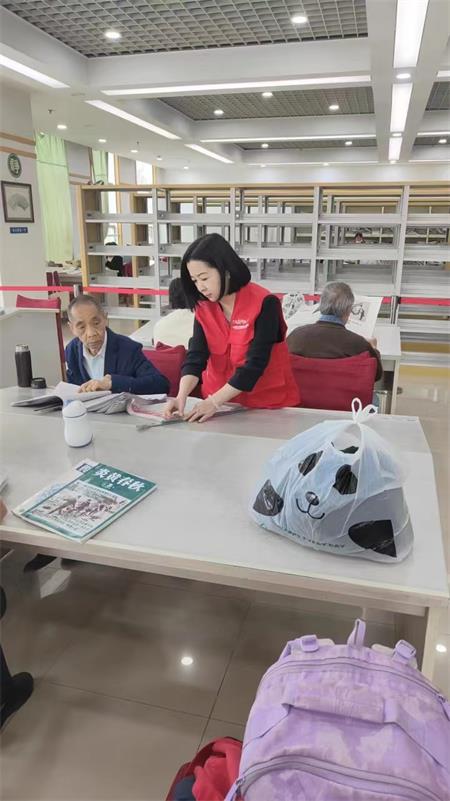 云南省图书馆2024年清明节期间积极开展文旅志愿服务