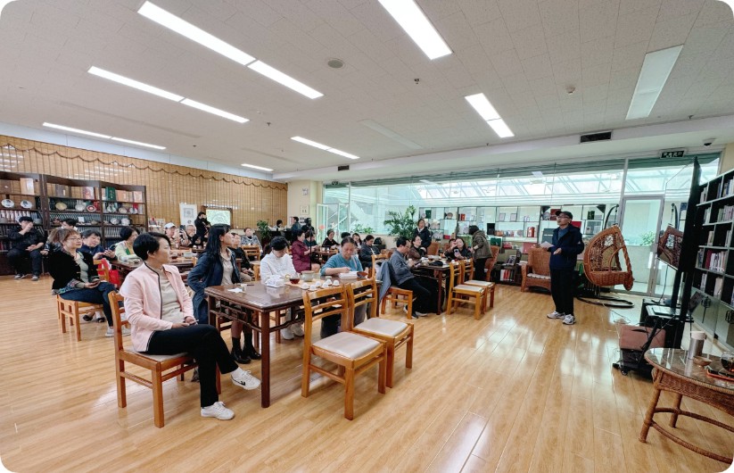 云南省图书馆“云图乐龄课堂”与国家图书馆“关爱夕阳”老年课堂携手开展丰富多彩的老年读者活动