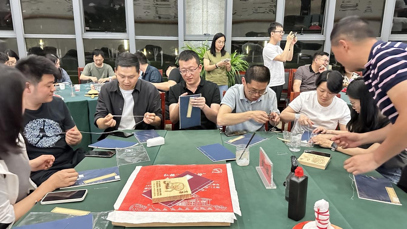 小满时节品书香 党校学员悟初心