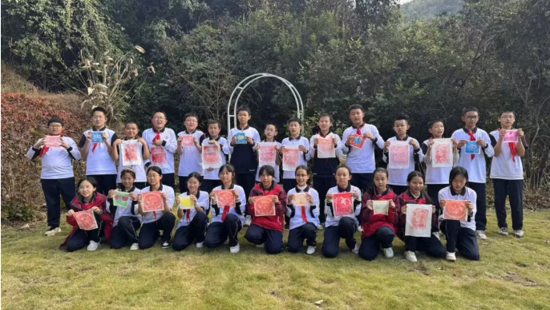 拓印非遗韵 书香伴成长——文山州图书馆“非遗传拓”活动点亮少年文化心