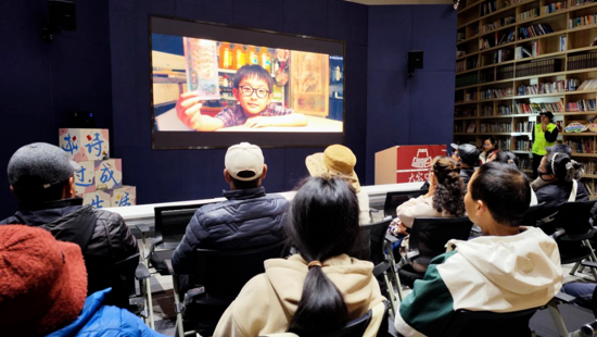 “春城暖阳”再润盘龙  光影有声温暖人心