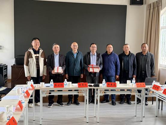 b44fd6286c23ce9cbb160cb49ca22712