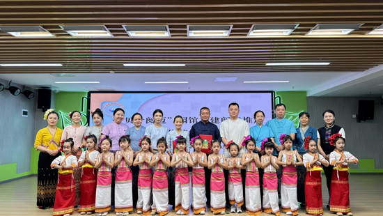 贝叶阅迈润童年 傣韵共育筑新程——西双版纳州图书馆与景洪市民族幼儿园园馆共建阅读项目正式启动
