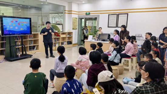 云南省图书馆暑期少儿英文读书会成功举行